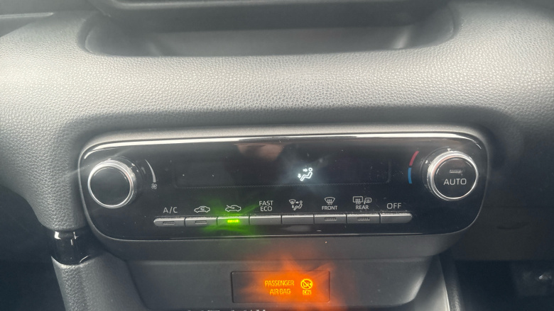 Toyota Yaris 1.5 Hybrid Icon 5dr CVT Hybrid Hatchback